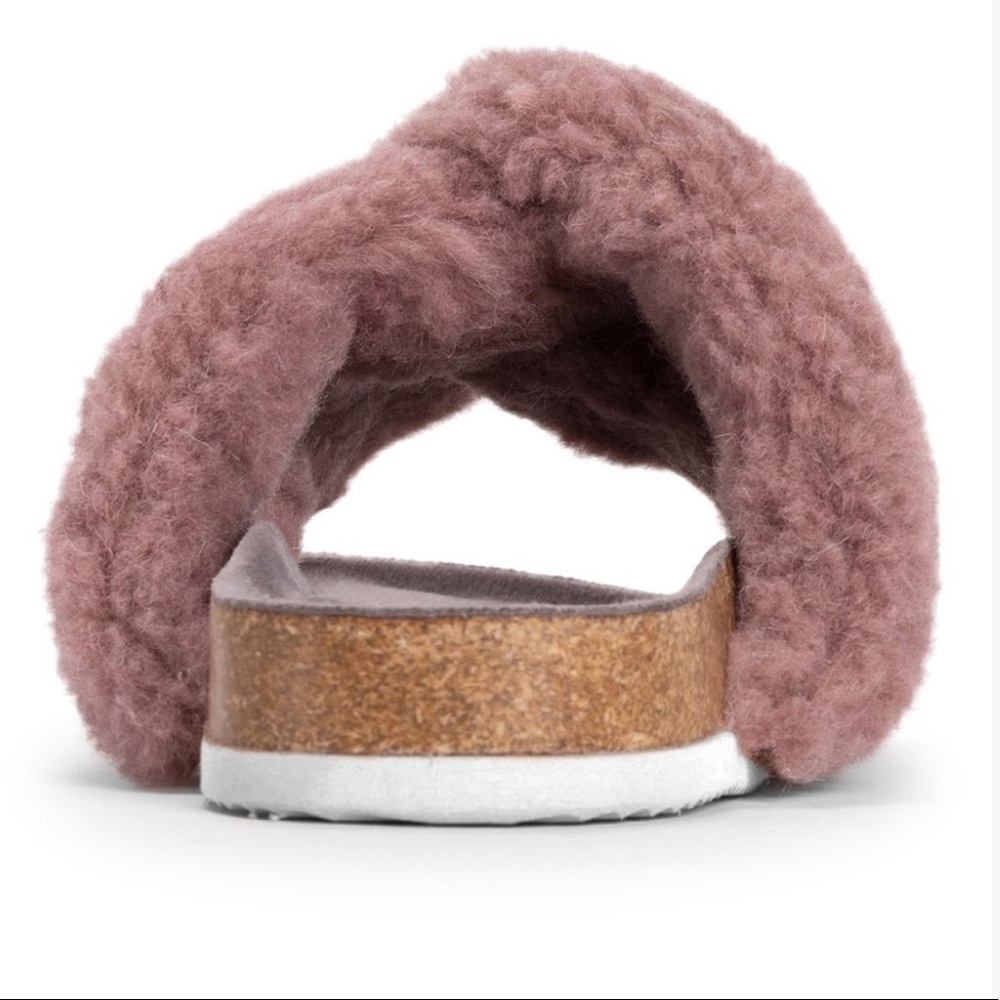 Muk Luks. Pink/mauve fluffy slide  slippers. SZ.L. SZ.M - Picture 3 of 10